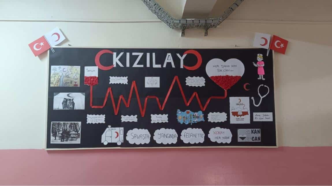 Okulumuz Kızılay ve Kan Bağışı Kulübü tarafından KIZILAY panosu hazırlandı.